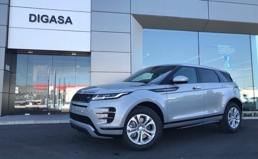 ASMMAGAZINE's tweet image. Si no pudiste asistir a la presentación en Granada del #NuevoRangeRoverEvoque, tranquilo, está expuesto en @DigasaGranada. ¡Todos los detalles en #asm95!