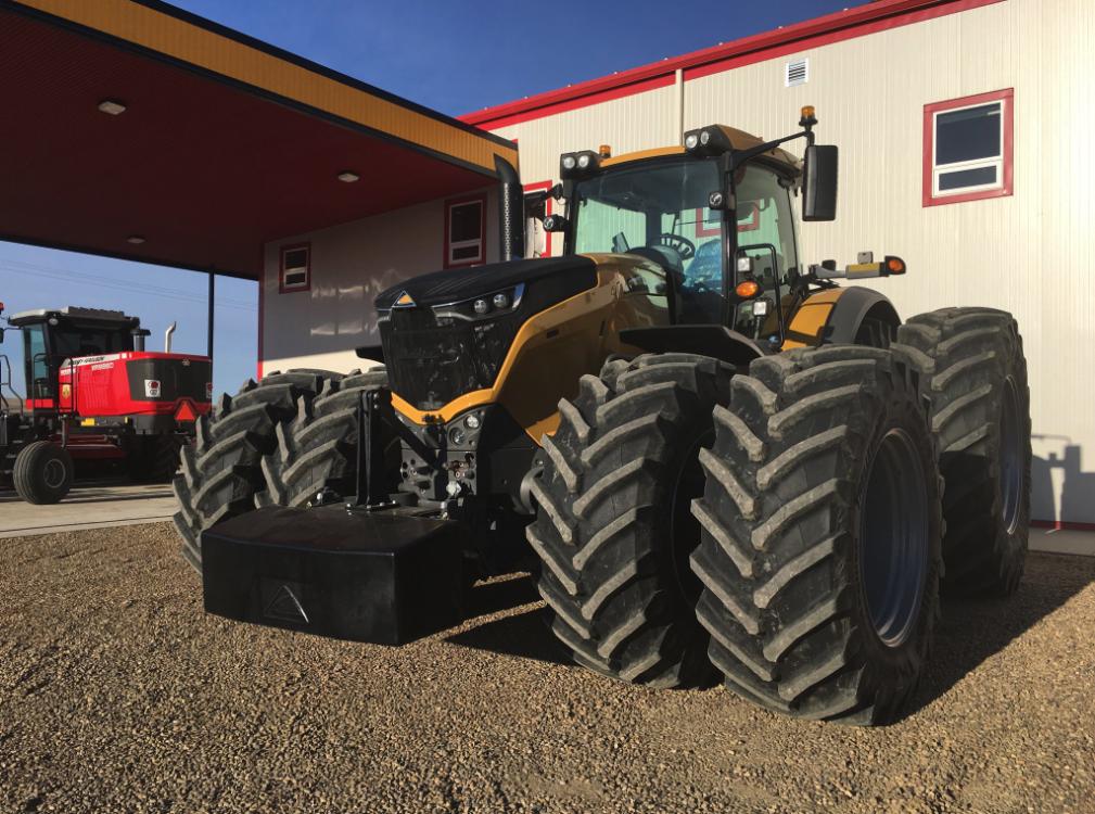 AGCOcorp's tweet photo. Unlike any other. 🚜
📸: @fulllineag #ChallengerTractor #ChallengerAg https://t.co/jBMsqevzyx