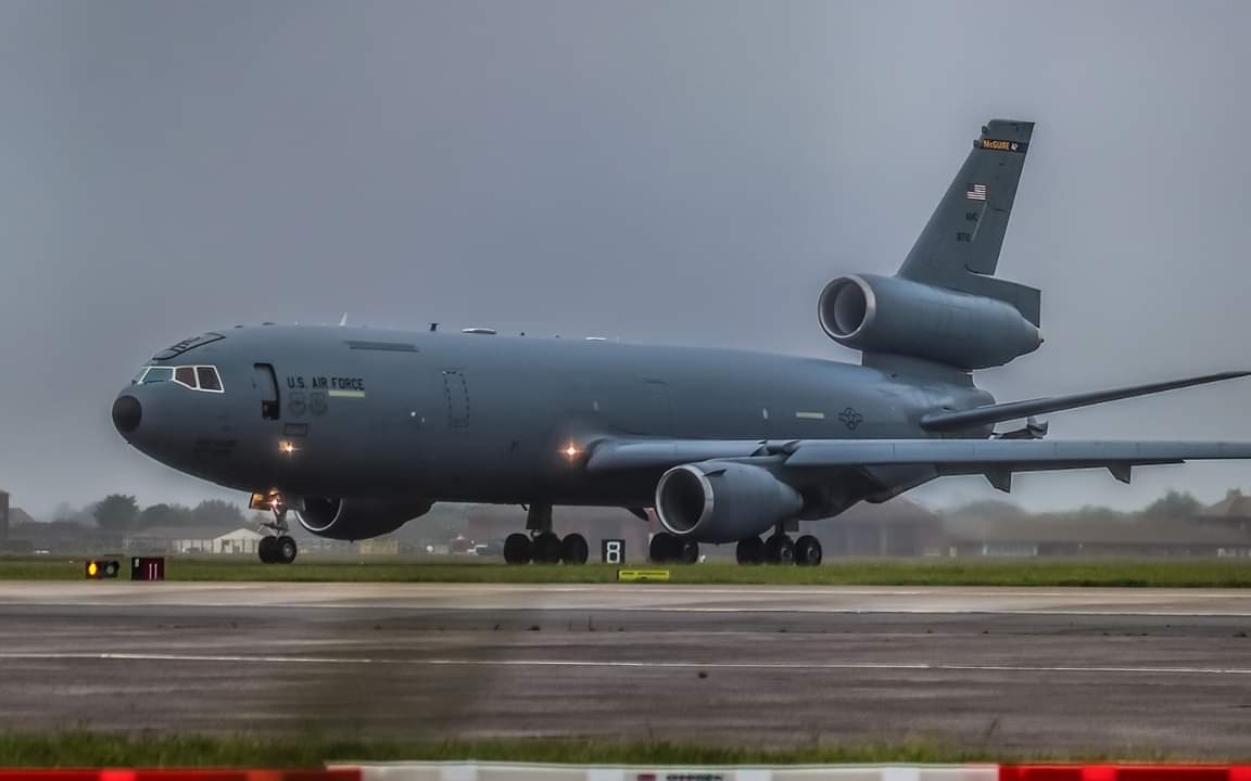 PerezMapManBush's tweet photo. Murky @RAFMildenhall today but some good action #100ARW #352SOG https://t.co/TPLXQozh5A
