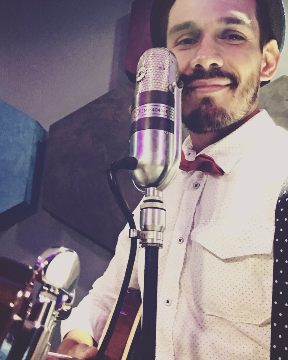 Si pienso en ti 
La suerte brilla 
Haces de mi otra versión 
Eres oxigeno, somnífero de amor... 

Grabando video de #Polen 

Nos vemos el 31 en <a href="/LaBipoCoyoacan/">* La Bipo Coyoacán *</a>