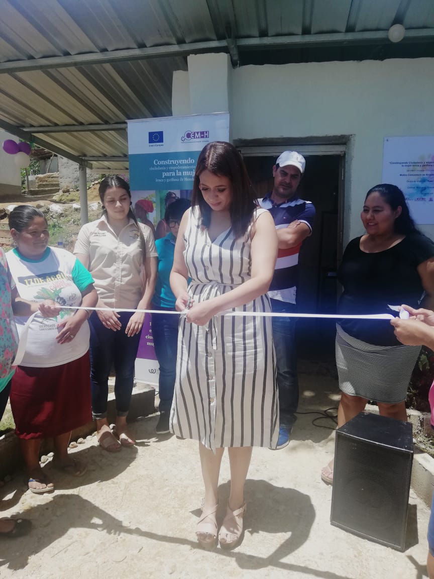 cemh_h's tweet photo. Proyecto " Construyendo ciudadanía y empoderamiento integral para la mujer lenca y garífuna de Honduras".Inauguración del molino del grupo de mujeres "Las Cascadas" de Mejicapa municipio de Gracias #CEMH #CODIMCA #UnionEuropea y #WeEffect #SolucionesColectivasDelCuidado https://t.co/S8A5Z4RM4y