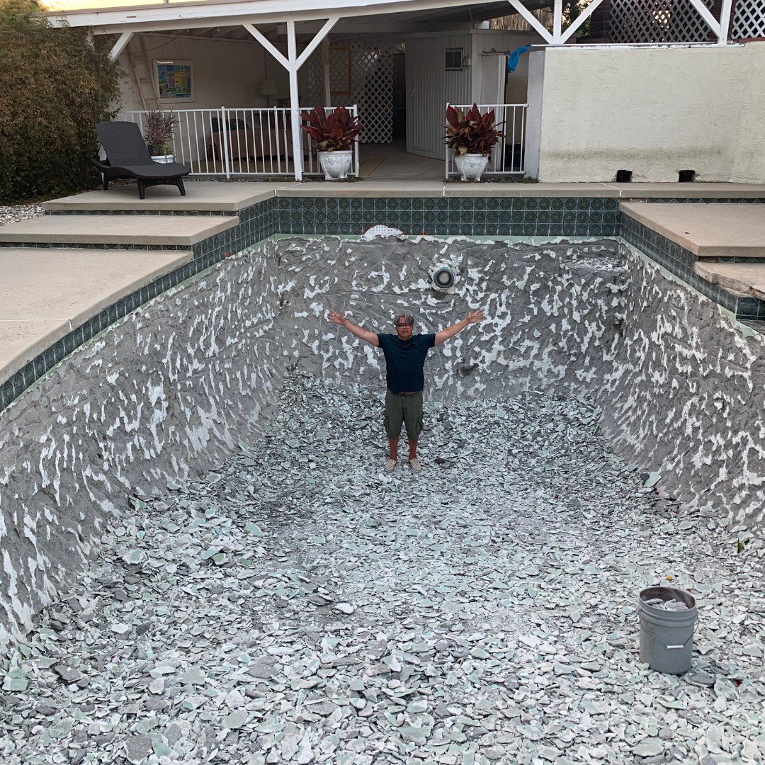 HenryonPopArt's tweet image. Swimming Pool resurfacing has begun! This was after the old plaster was removed. Now the skimmer has been replaced and all the old tile has been removed. They are now preparing to install the new tile. #pool #swimmingpool #replaster  #losangeles #henryonpopart #swimming