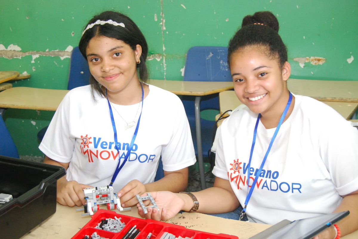 VeranoInnovador's tweet image. En el dia de hoy nuestros #FuturosInnovadores del #VeranoInnovadorPuertoPlata recibieron taller de Robótica, #Arduinos e #Impresiones3D, con instructores expertos de la empresa #RunTime.

#CVI2019
#CVIPuertoPuertoPlata
#VeranoInnovador2019