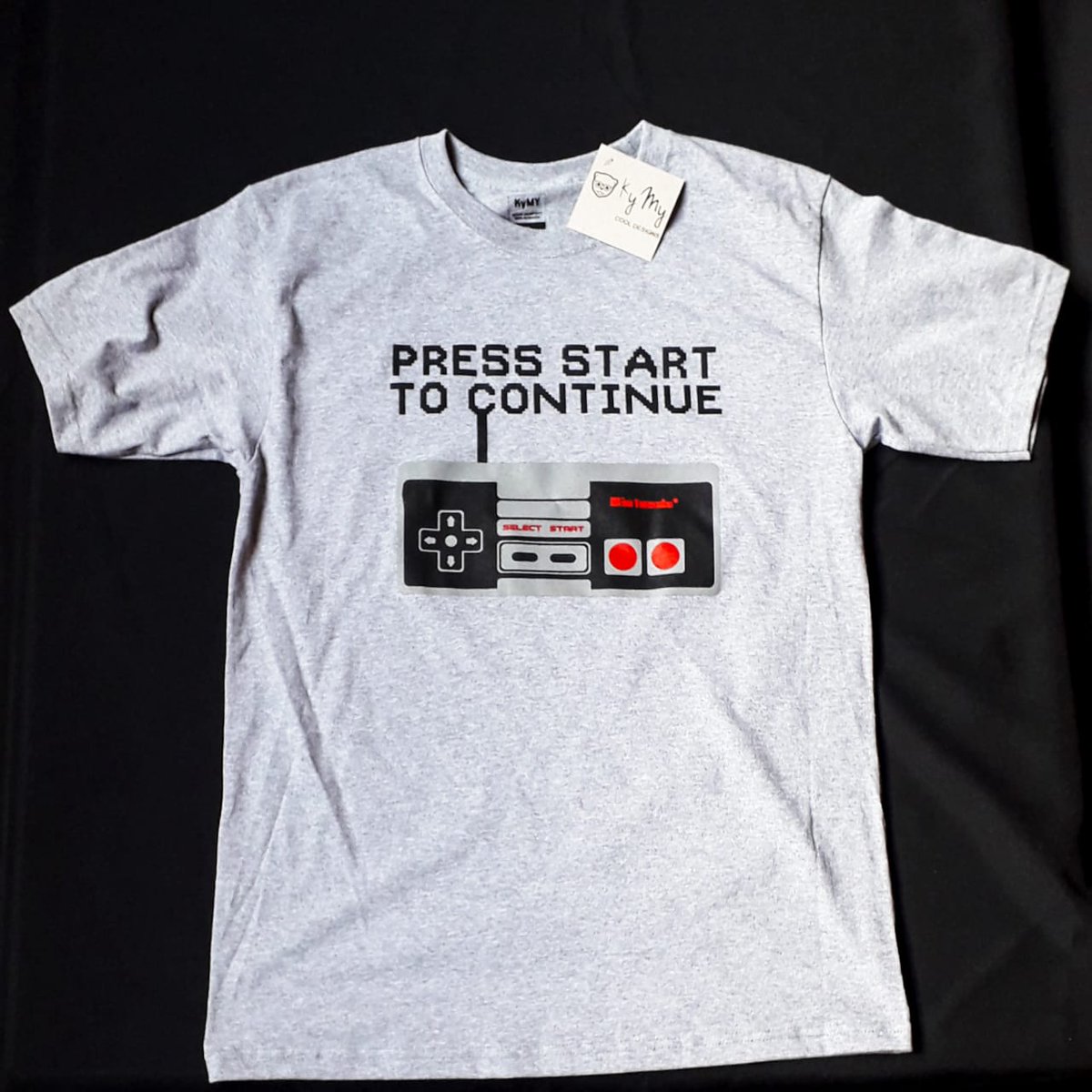 KymyCool's tweet photo. Papá y bebé pueden lucir el mismo diseño!
Playera #pressStartToContinue

¡Aprovecha las rebajas en estos productos!
 https://t.co/yRpotJ4FmO

#kymycooldesigns #coolbabies #NES #babygamer #gamer #ropaparabebés #papáehijo #babyfashion #babyclothing #cutebaby #pañaleros #playeras https://t.co/UhRAMO3gsG