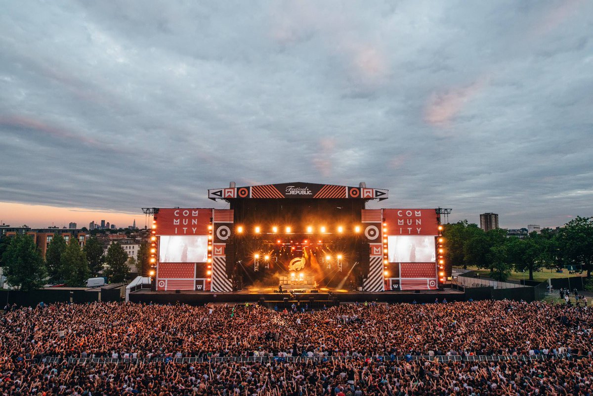 A great festival for discovering new music and rekindling your love for others! situated at Finsbury Park #London <a href="/communityLDN/">Community Festival</a> welcomes The Kooks, as well as super artists like Blossoms and Don Broco for a day of guitar strumming fun! festivalforyou.com/festivals/lond…