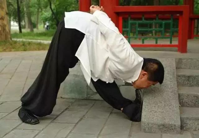 WushuChina's tweet photo. Can you do it?👏 https://t.co/FItgUTQyJr