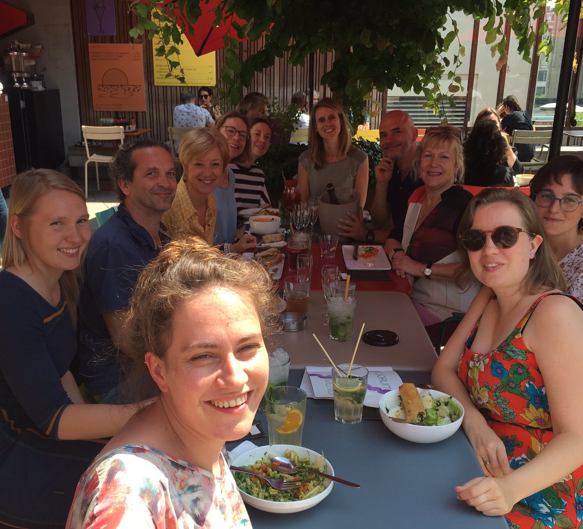 leen_schelfhout's tweet photo. Een geslaagde forumdag taalbeleid vieren doen wij zo 🥂... topsamenwerking over alle grenzen van instellingen en netten heen 👍🏻👍🏻🙏🏻 @taalbeleidUGent @ForumTaalbeleid #forumtaal2019 https://t.co/gnz4zCMivS