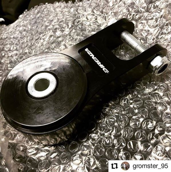 DirenzaUK's tweet photo. Another Ford Focus ST225 gets the Direnza gearbox mount treatment. 👌
#Repost @gromster_95
• • • • • •
Here we go again #direnza #st225 #mk2st https://t.co/LGbdCOYipj