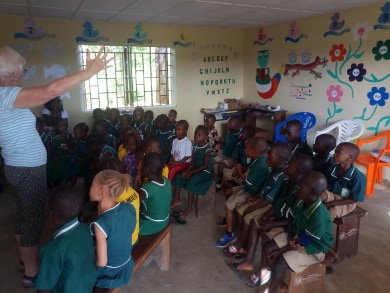 SLMission's tweet photo. Please #pray for the connexional schools in #SierraLeone and for the @JanetOShea1 currently in SL. #SLM #SLMNews #prayerpoints #pray https://t.co/OLpQj79Nlf
