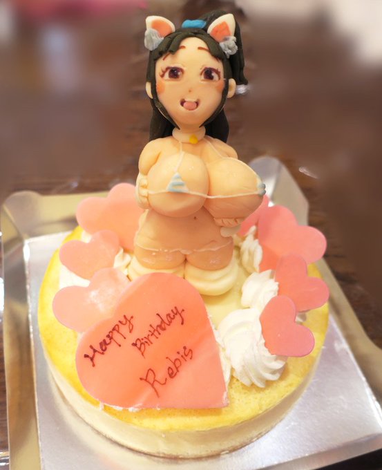 全年齢アカウントにも書いたのですが、今年はなんと『催眠AVアプリ』聖奈の誕生日ケーキをいただいてしまいました!
ひええ…! こんなえっちなオーダーメイドケーキを作ってくださった職人様…恐縮です&ありがとうございます!
食べるのもったいなさすぎる～😌🙏🎂 