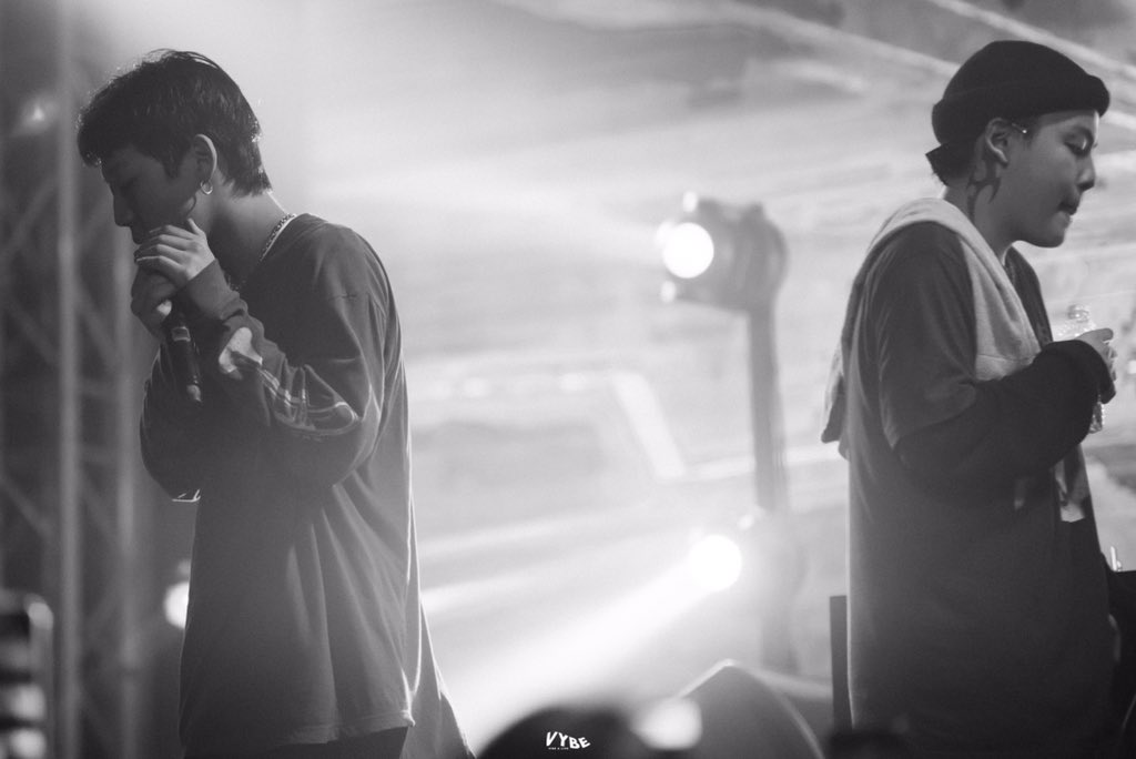 vybealive's tweet photo. Check this out on our Facebook page!

https://t.co/rY8gsMvnom

#YoungBxNoelLiveinBangkok #จางยงจุน #ฮงวอน #YoungB #Noel #Indigomusic #영비 #노엘 #인디고뮤직 #Vybe https://t.co/II8iIBdydf