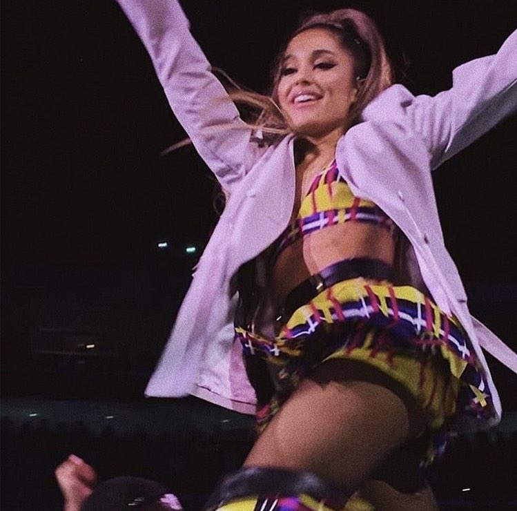 SarahArI_'s tweet photo. Happy Birthday Queen!🎉🥰 I’ll love you forever 💞 @ArianaGrande Thank you for being just you! 🥰 https://t.co/jdZOJHOyTW