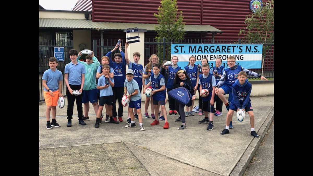 St Margaret’s NS Curracloe showing off their @Aldi_Ireland Play Rugby Pack. I’ve been told the lunch time tag rugby league is fairly intense #FromTheGroundUp #BOIRugby #AldiPlayRugby #PlayRugby