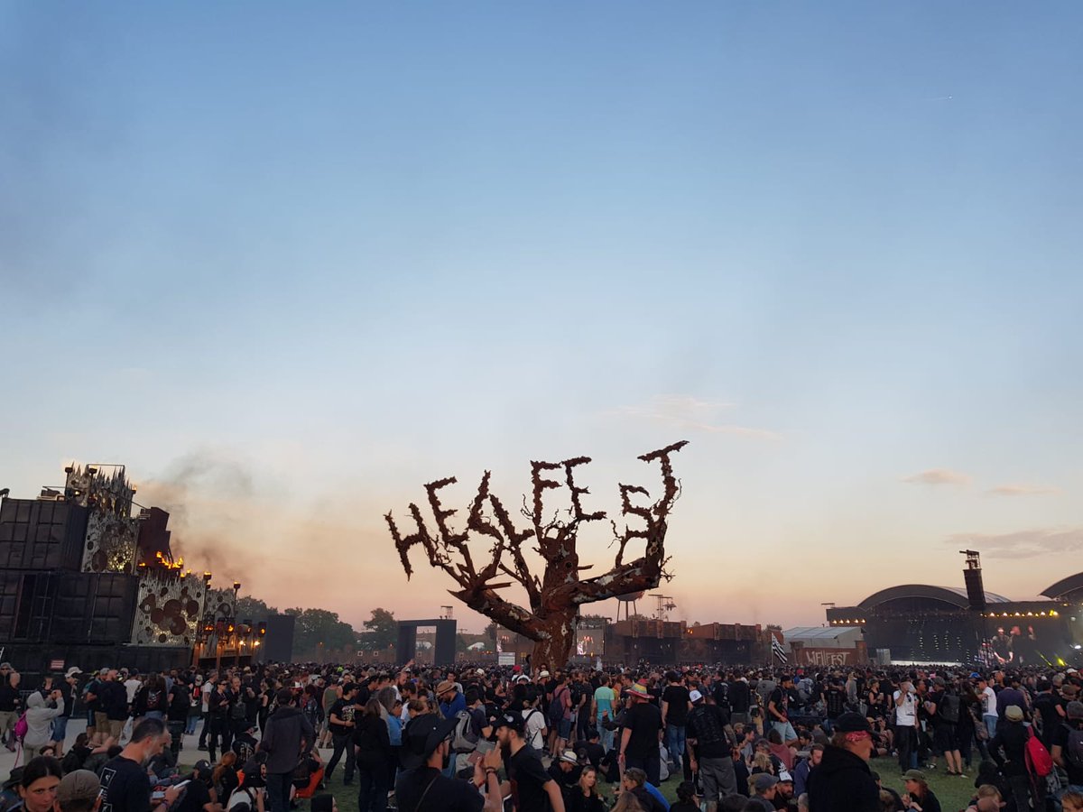 RLFART's tweet photo. #Hellfest2019 quand tu nous tiens ! ENORME 🤘🤘un petit revival pour palier à la post-deprime hellfest, 
la performance de #fever333 #dagoba et son wall of death #zztop top moumoutte #trivium warzone festival...
#hellfest #metal @hellfestopenair au top https://t.co/mFh9w5hqbW