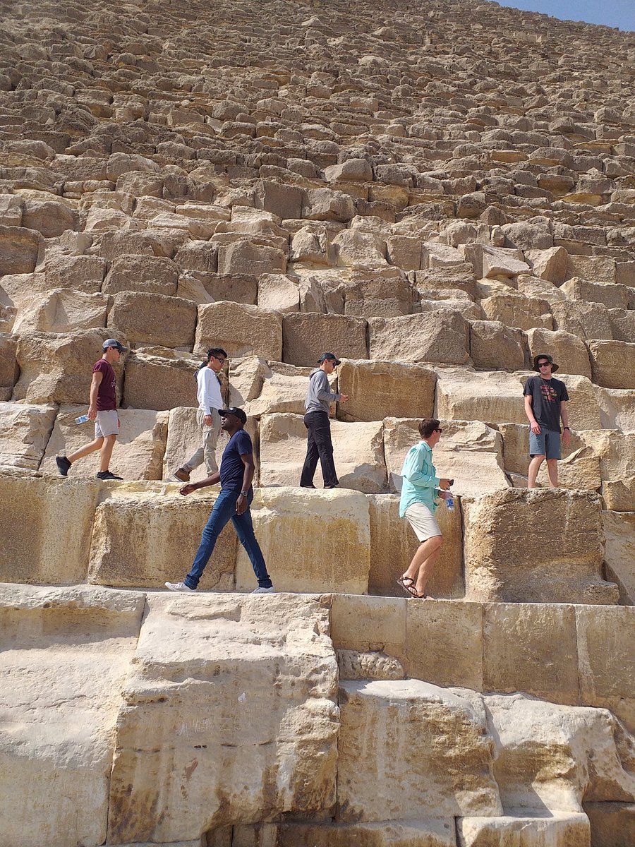 TTM16's tweet photo. It took 100 000 men every year for 30 years to build one pyramid. Damn. #InEgypt https://t.co/gNUVYfPe29