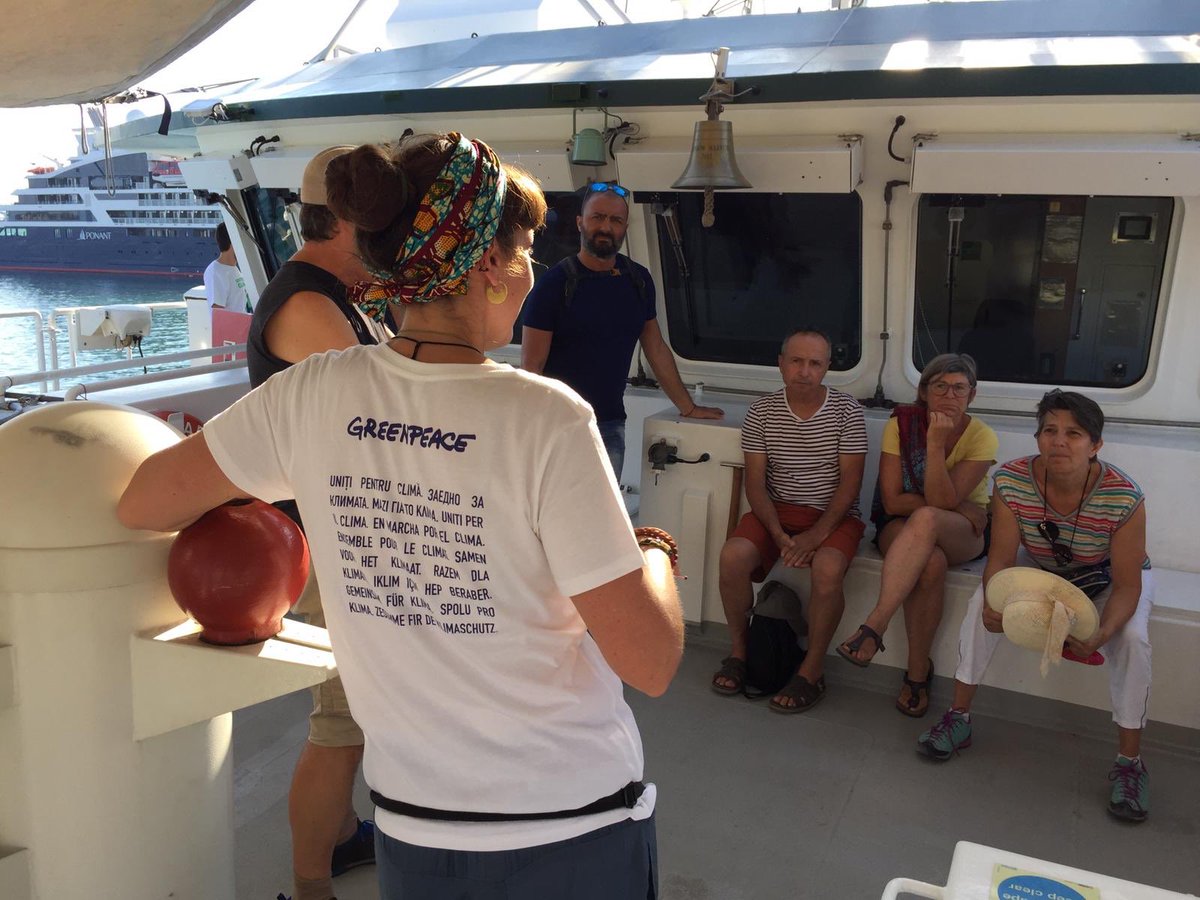 Greenpeace_ITA's tweet photo. #26giugno #Openboat! Venite a visitare gratuitamente la nostra Guerriera dell’Arcobaleno! Vi aspettiamo al Porto di #Siracusa fino alle 12! #UnitedForCLimate #NonchiamateloMaltempo https://t.co/Hu51aFKdaD