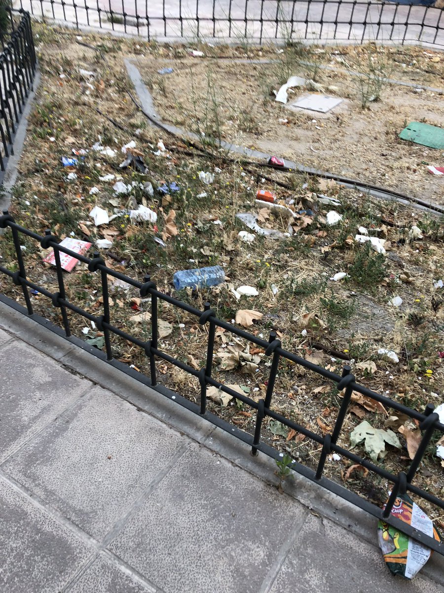 asociacion_eve's tweet photo. Semanas sin rastro de Parques y Jardines en el Ensanche de Vallecas. Si no se actúa YA, pasaremos de “zonas verdes” a focos de infección... @Lineamadrid @vinoteco2 @MADRID @PPVillaVallecas @TodoEnsanche @CsVallecasVilla https://t.co/eZSTKRfpzH