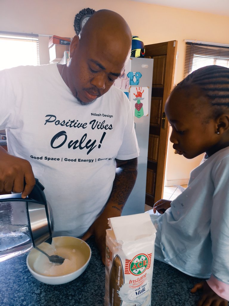 Mr_Ndash's tweet photo. Being A Dad has been My biggest Achievement and Blessing in My entire Life ❤️❤️❤️❤️❤️❤️❤️

Our Mornings, Start like this - #Daddy Ngicela Ungenzele Umdoko (Soft Porridge) and just like that I'm her hero. @LOVEfatherhood #acebreakfast #breakfast #Southafricanfood #SAFoodies https://t.co/Z0oxTuX9yT