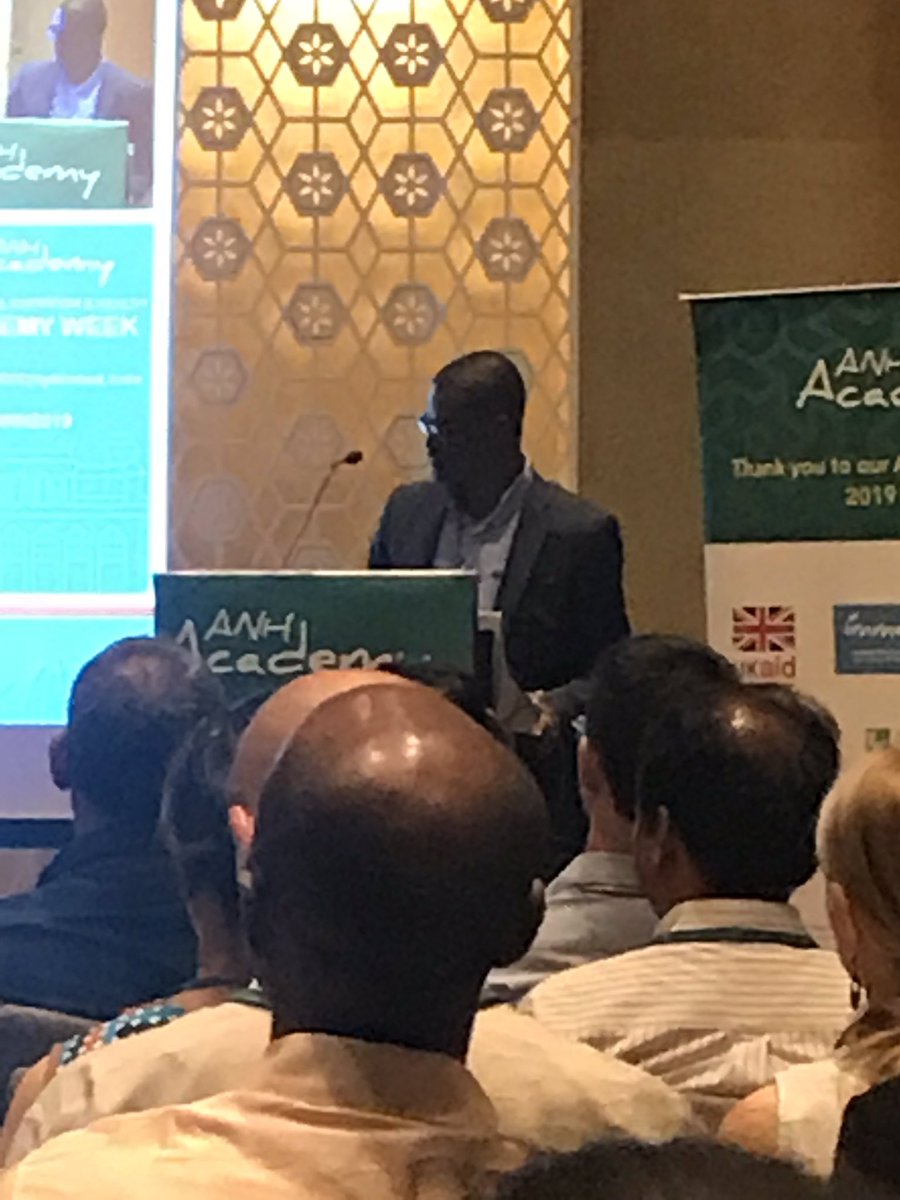 SBarquera's tweet photo. Dr Amos Laar @alaar, presenting the @_INFORMAS Food-EPI (food environment policy index) evaluation in Ghana. As in Mexico, among top policy priorities: regulation of sugary beverages marketing to decrease consumption... and #foodWarningLabels ππΌππΌ
π₯€π«π₯€π«
#ANH2019 https://t.co/ERFBrySFJy