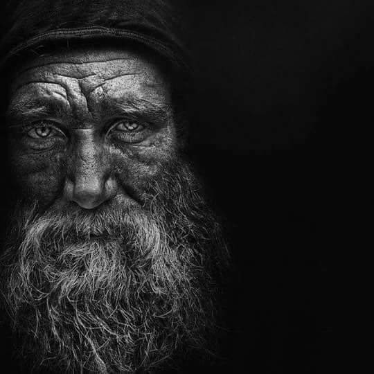 Old man text. Старк борода. Old man selfie. Писатель за работой. Пожилой мужчина.