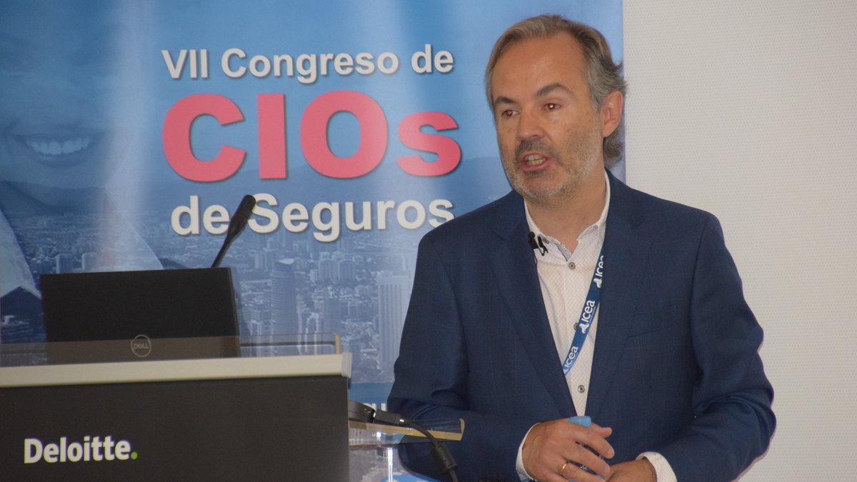 icea_es's tweet photo. Damos comienzo el VII Congreso #CIOsSeguros de ICEA patrocinado por @Deloitte_ES con la intervención de @MarcialFer, Director de Área de Operaciones y Organización de ICEA, que nos hablará de tecnologías para las nuevas formas de hacer negocios en el sector asegurador https://t.co/fJqyXpxzWk