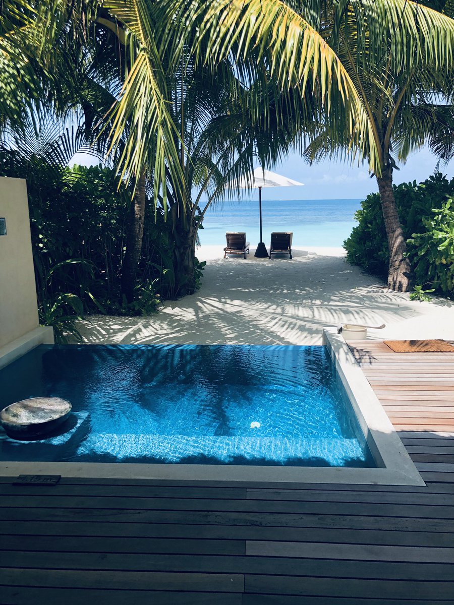 Sally_Elite's tweet photo. Huvafen Fushi as stunning as ever #gorgeous #islandlife #IslandLiving #underwaterspa #stunning #luxurylife https://t.co/tnx5toEsUe