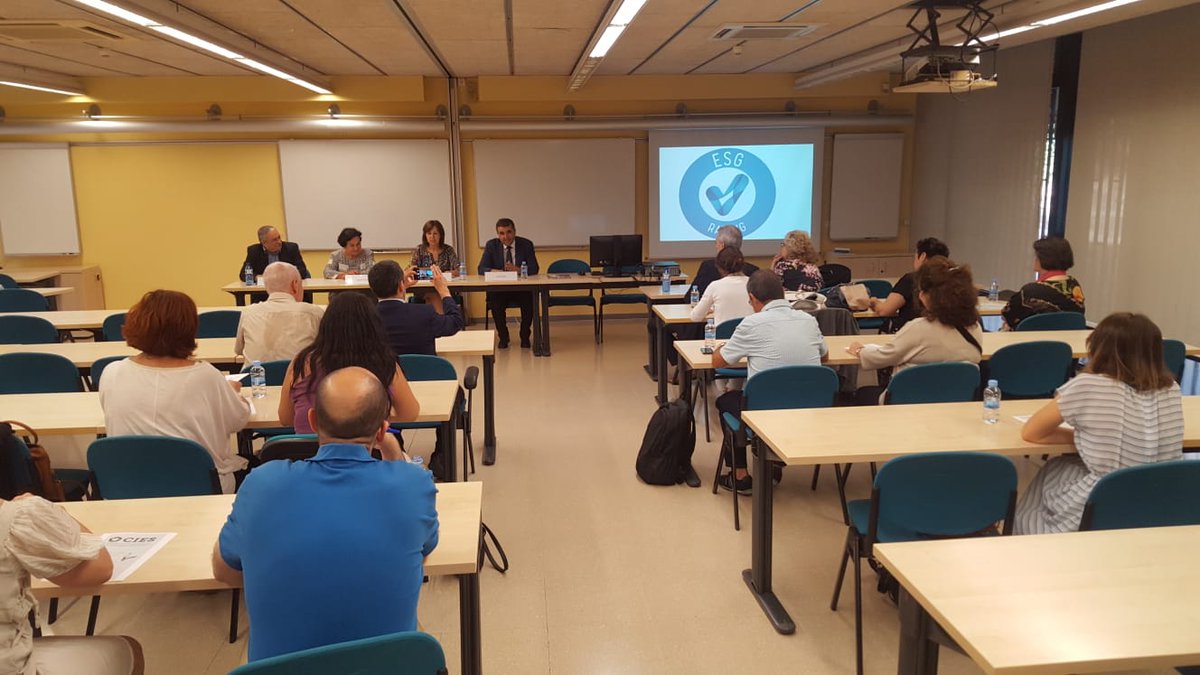 Comença la Jornada del Centre d'Investigació d'Economia i Societat CIES a la facultat d'economia i empresa de la UB. #RSC #SOSTENIBILITAT