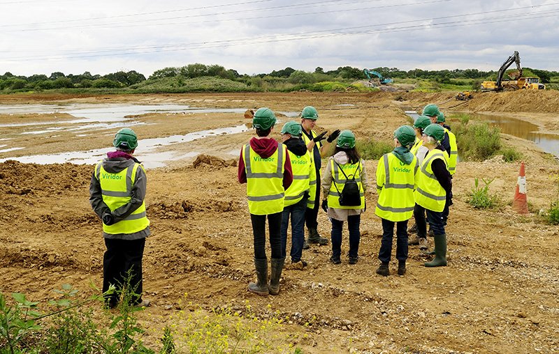 Great to welcome members of the community to the Beddington Farmlands to explore the restoration progress last week. You can follow our restoration roadmap here: ow.ly/NUsL50uMrsd #RightStuffRightBin #CircularEconomy 🚲🐦♻️💚