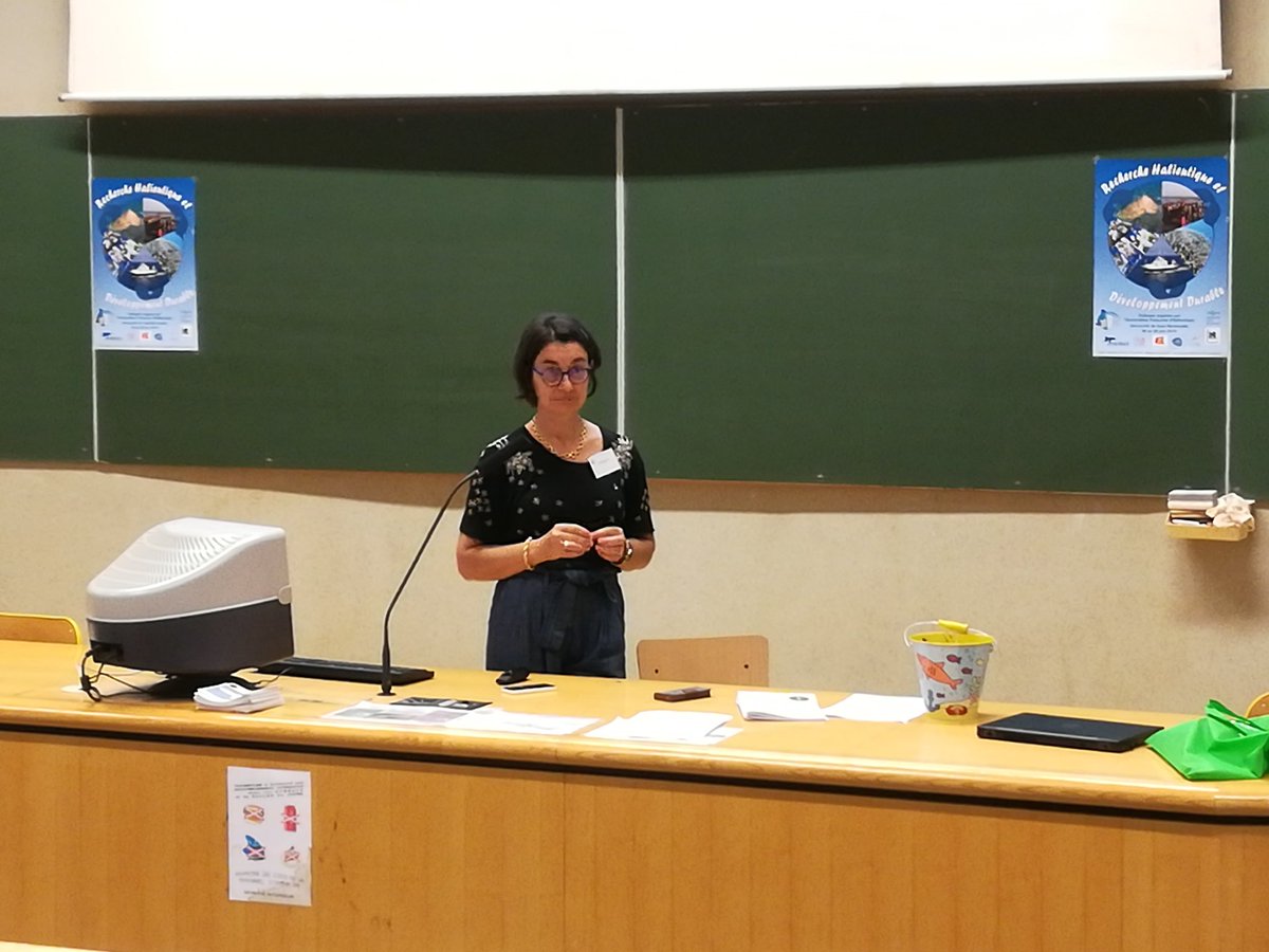 AFHalieutique's tweet photo. #AFHal19 c'est partiiii ouverture de la 1e session : #Pollution.s marines !! 🗑️🏭🛢️🤢🐟
🗣️ Hélène Budzinski, directrice de recherche @CNRS @INC_CNRS @univbordeaux @labexCOTE 
La #Chimie de l'#environnement et #écotoxicologie jusqu'au picogramme ! https://t.co/kiScyxISZf