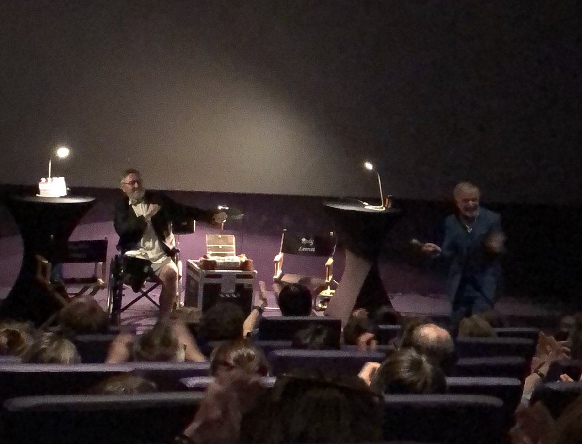 AnneCauchie's tweet image. #codlive de 🔥  au @WhiteCinema_BE @5heures1 #HuguesDayez #RudyLeonet #podcastlive #podcastnative #podcast #cinema #Musichall #alternatif. Next 25/9 Plaza Art Mons, 9/10 Vintage Édition #Kinograph #Bruxelles