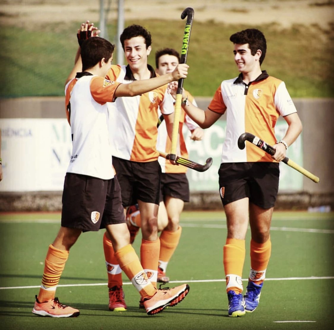 ScorrdHockey's tweet photo. #vacancyoftheweek
.
.
Iluro Hockey Club from Mataró in Spain is looking for some players (MF,AT,GK) to join their men's team in the first regional division.
.
.
If you want to find out more check: https://t.co/k8KeVvuygd
.
.
#scorrdhockey #votw https://t.co/gYsVhVo5Iw