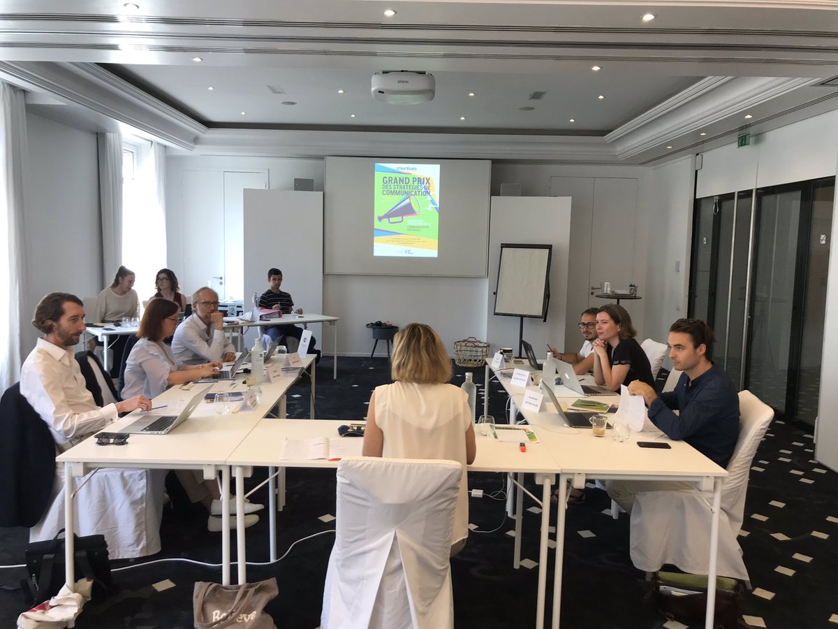 MoshrefiN's tweet photo. Dernier jury du Grand Prix @Strategies de la communication avec le volet Communication éditoriale! 
On se donne rdv le 11 sept. pour le palmarès😎

#gpstrat #event #communication #Editorial https://t.co/vQcbX8rVib