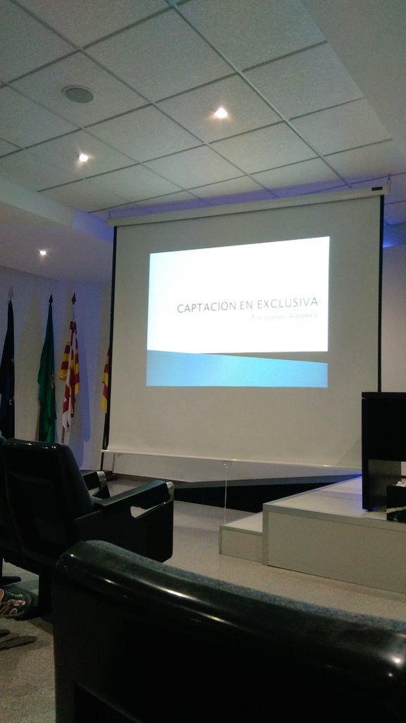 antonio_rrosas's tweet image. #Buenosdías hoy asistimos al curso de "Captación en Exclusiva" impartido por Juan José Aguilera, desde @_immoscopia @GoldenSquareBCN #Apialia #ApialiaEixample #Formación