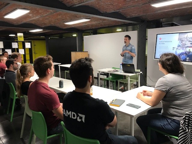 EuraCreative's tweet photo. Les incubés du programme #TakeOff rencontrent ce matin @Julv_SNJV pour échanger autour de leurs projets et de la filière #jeuvideo en France et dans le monde ! @SNJV_fr 

#incubation #whereimaginationcreatesvalue https://t.co/wbOLPfA1Wh
