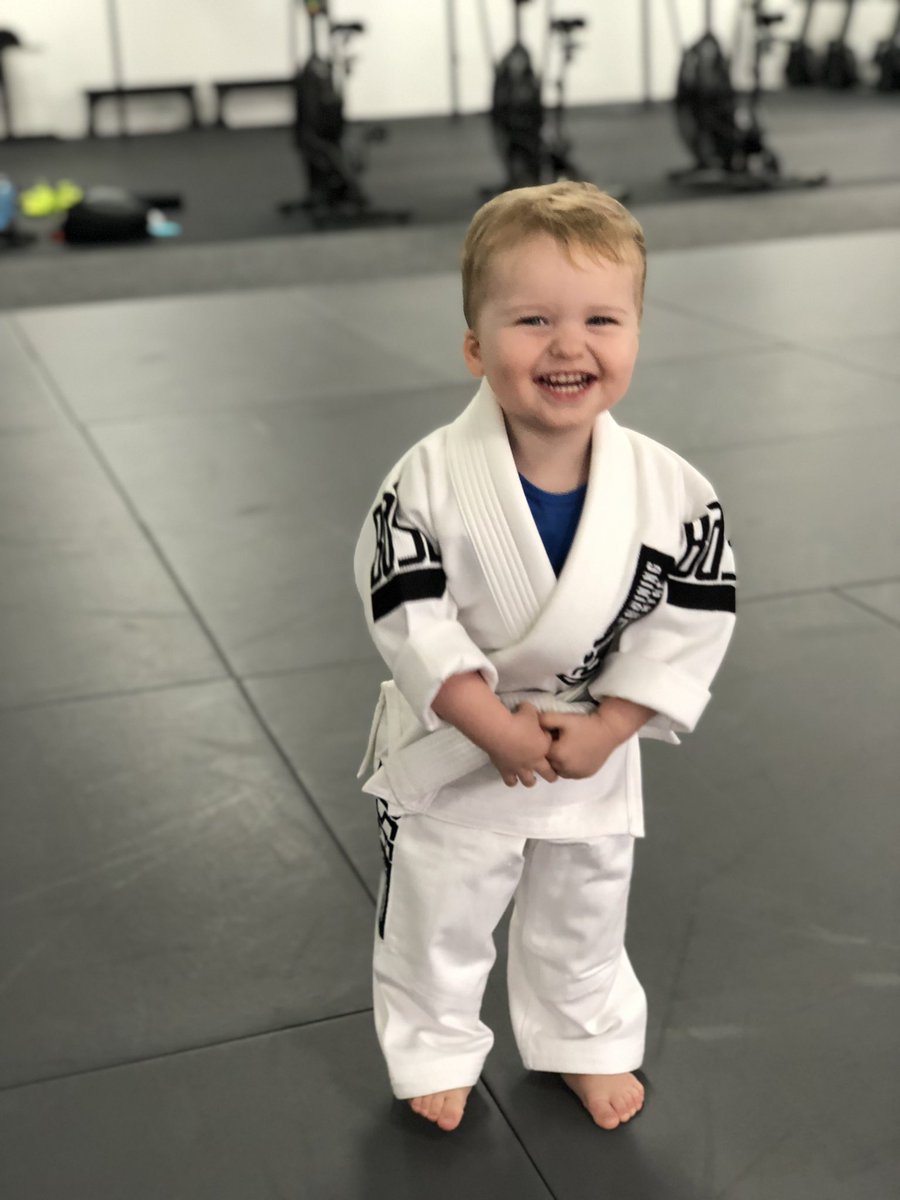 beatdown155's tweet photo. #fatherson excited and proud. He’s over the moon because now he can “look like Daddy”. 

My boy is keeping his lunch money 💰 #JiuJitsu #KidsBJJ #BaseTrainingCentre https://t.co/yHny5khbF0