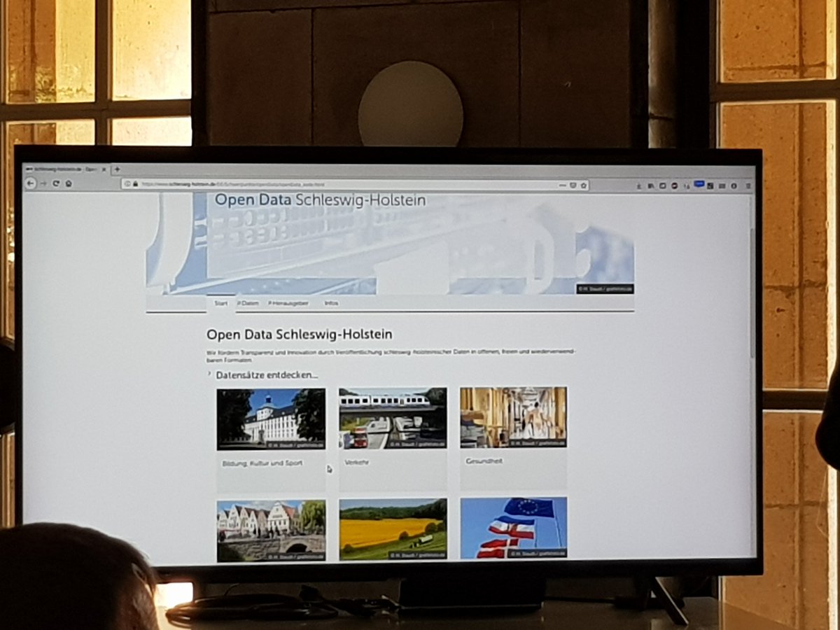 JGleser's tweet photo. Pressekonferenz in wunderschöner Location im #ZITSH @JanAlbrecht  eröffnet Open Data Portal zusammen mit der  Stadt Norderstedt und der @stadt_kiel. #volldigital #opendata #landsh https://t.co/oJEFLmpLvk