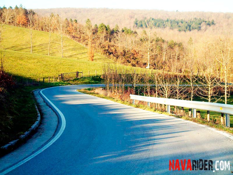 NavaRider's tweet photo. 🏍🚗 Ruta El Bebé (171) | Rodamos por el #norte de #Navarra, con #robledables, #prados y #caseríos de la característica arquitectura rural de la zona. 

https://t.co/F2mHJBFFSL
❇️ Proyecto de: @TurismoNavarra | @hostnavarra | @GerardMotorutas 

♦️Subvencionado por @gob_na https://t.co/Yxf0dG7Yv6