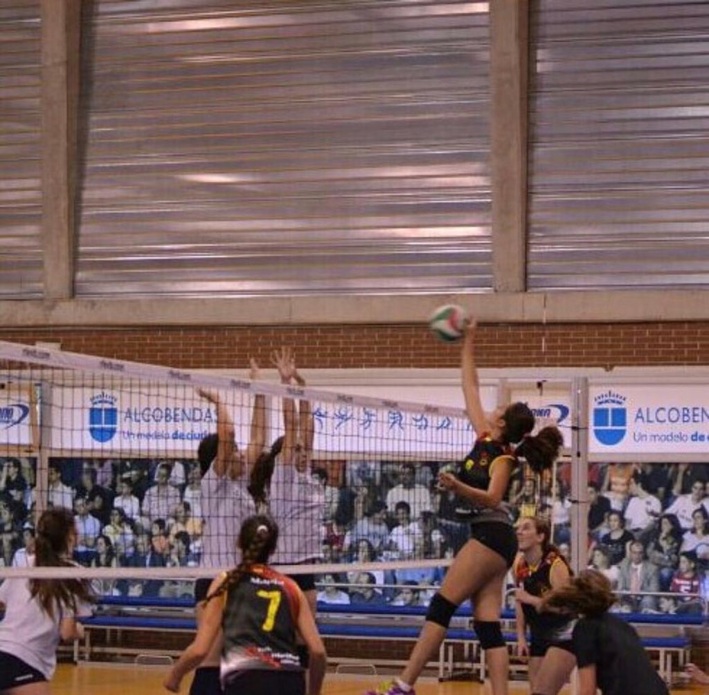 voleysanse's tweet photo. 🏐🆕#CVSnacional❤
😍SIGUE en el primer equipo🥳

Séptimo #CVSímbolo de nuestra cantera @noeliareyes_sm que con 9 temporadas a sus espaldas contribuirá como punta en el segundo asalto a la fase de ascenso a Superliga2 (@RFEVB) https://t.co/quXZL6W95b