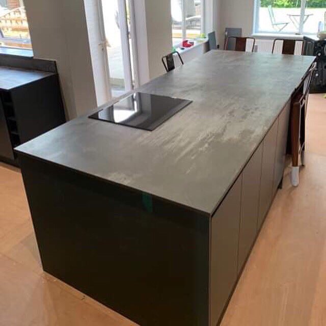 Italian_Granite's tweet photo. A recent job manufactured and installed by the team in Dekton Trilium. 
Joinery and kitchen by CG Joinery 
#dekton #kitchenideas #kitchensofinstagram #dektonbycosentino #dektontrilium #industrialdesign #worktops #barnsleyisbrill #yorkshireis https://t.co/PgF1hAxyNA