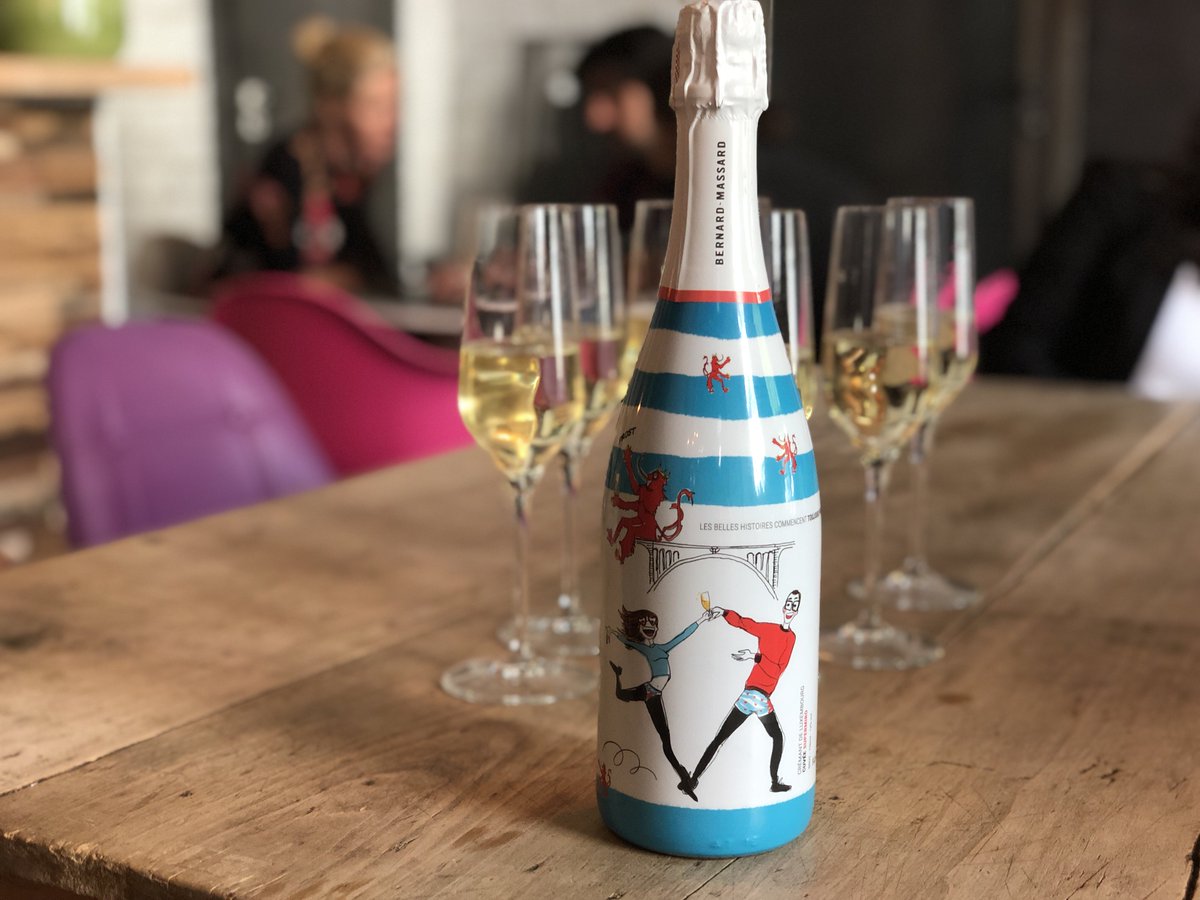 La canicule bat son plein et tu veux te rafraîchir ? ☀️

Alors fonce te procurer une bouteille de la #cuvéeSupermiro, le crémant 100% local, fruit du partenariat entre #Auchan et #BernardMassard  dans ton Auchan à Kirchberg, Differdange, Cloche D'or et sur auchandrive.lu