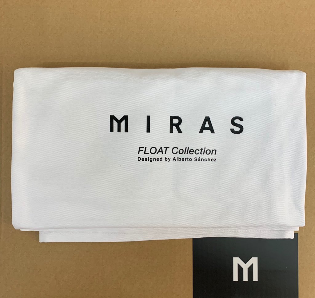 MirasEditions's tweet photo. Emotional picture during the assembly and package process…

#furniture #floatcollection #barcelona #madeinspain #ESPdesign #spanishdesign #design #packaging #packagingdesign #cloth #barcart #barcartstyling #productdesign @mutdesign #branding #identity #emotional #deco #luxury https://t.co/qtoiNIcNvu
