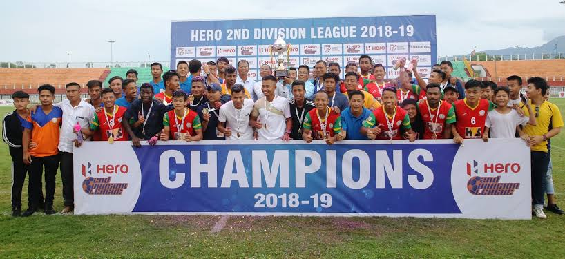 RishavC03's tweet photo. @ChennaiCityFC are the reigning champions. All the other three have finished as champions in 2nd div. to reach the I-League.
How can AIFF overlook all of their interest just to provide the privileges to their partner, FSDL??
#IleagueBachaoFootballBachao
#OneNationOneLeague https://t.co/s33iVS4kHY