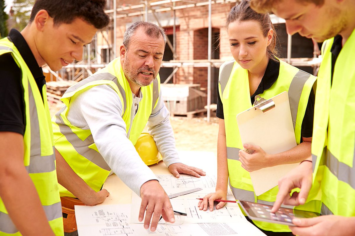 FFBatiment's tweet photo. 📣 Défendons un #apprentissage au service des artisans et entrepreneurs du #bâtiment pour en faire une véritable filière d'excellence ! #LaPassionDeConstruire 
https://t.co/zAZANf0K9m https://t.co/T3XllIpiRg