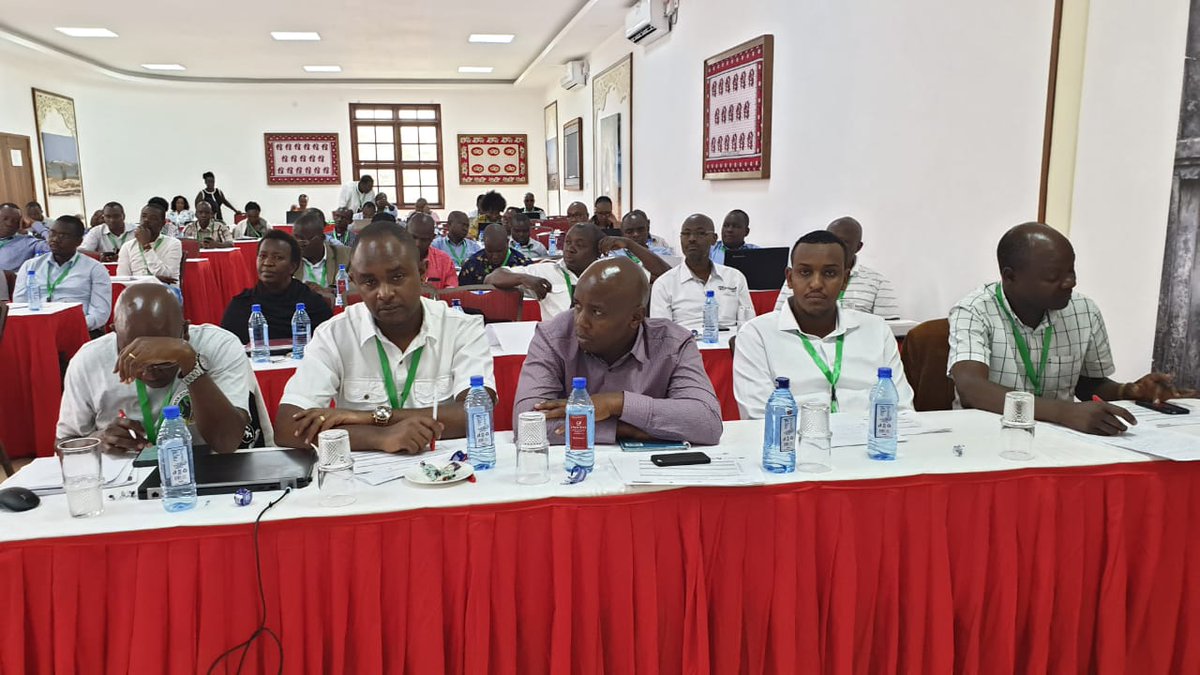 KRB_Kenya's tweet photo. Kenya Roads Board (KRB) is facilitating a training on Value Money Audit for Road Agency staff and Audit consultants undertaking implementation and audit of road works in Mombasa.
The training is being conducted from 24th – 28th June 2019.
#KRBFund #RBLF #ValueForMoneyAudit https://t.co/UEDhYptgLr