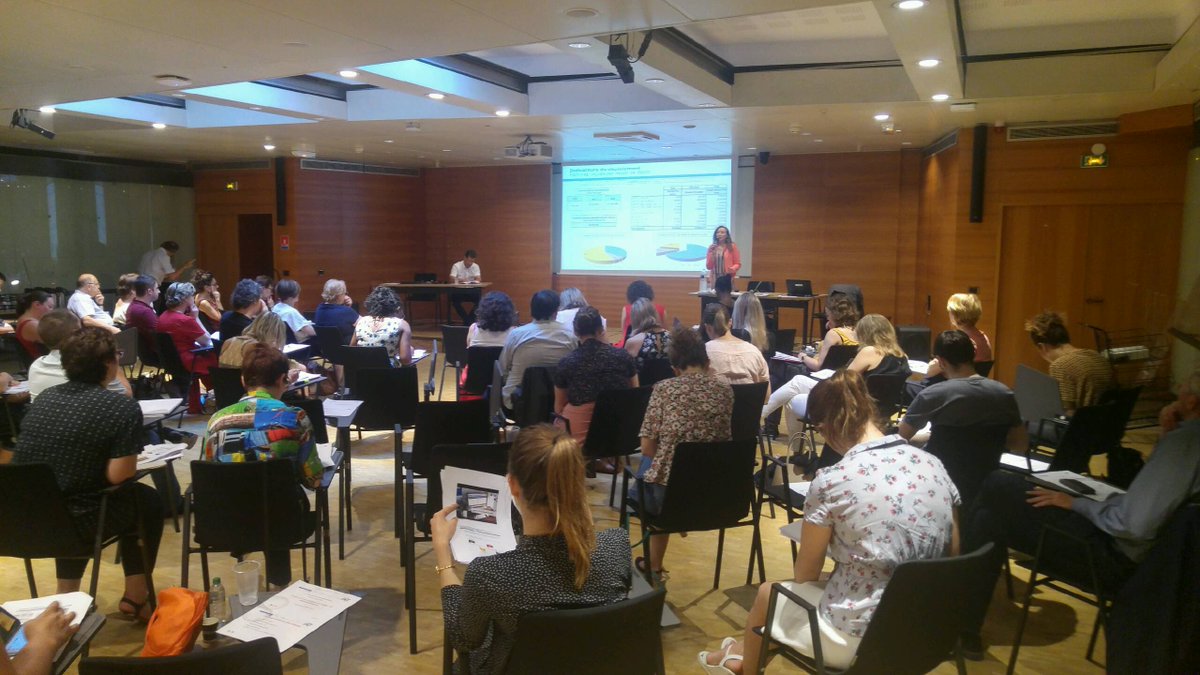 aife_officiel's tweet image. Salle pleine et attentive aux journées de la #CommandePublique du réseau @SCET_Groupe où l&apos;AIFE intervient pour présenter #ChorusPro