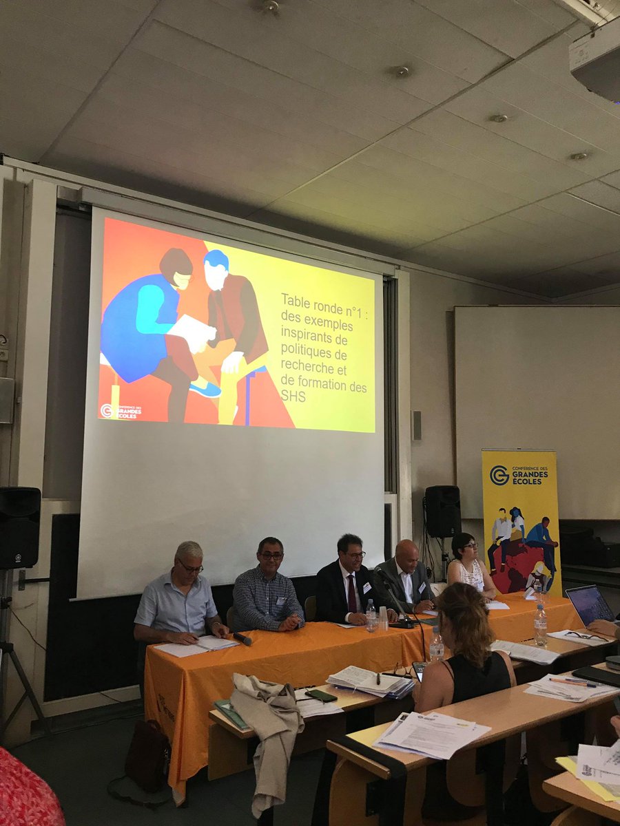 ConferenceDesGE's tweet photo. Place à la première table ronde sur les exemples inspirants de politiques de recherche et de formation des #SHS dans les #GrandesEcoles de la #CGE. #ColloqueSHS https://t.co/KaYEWk9825