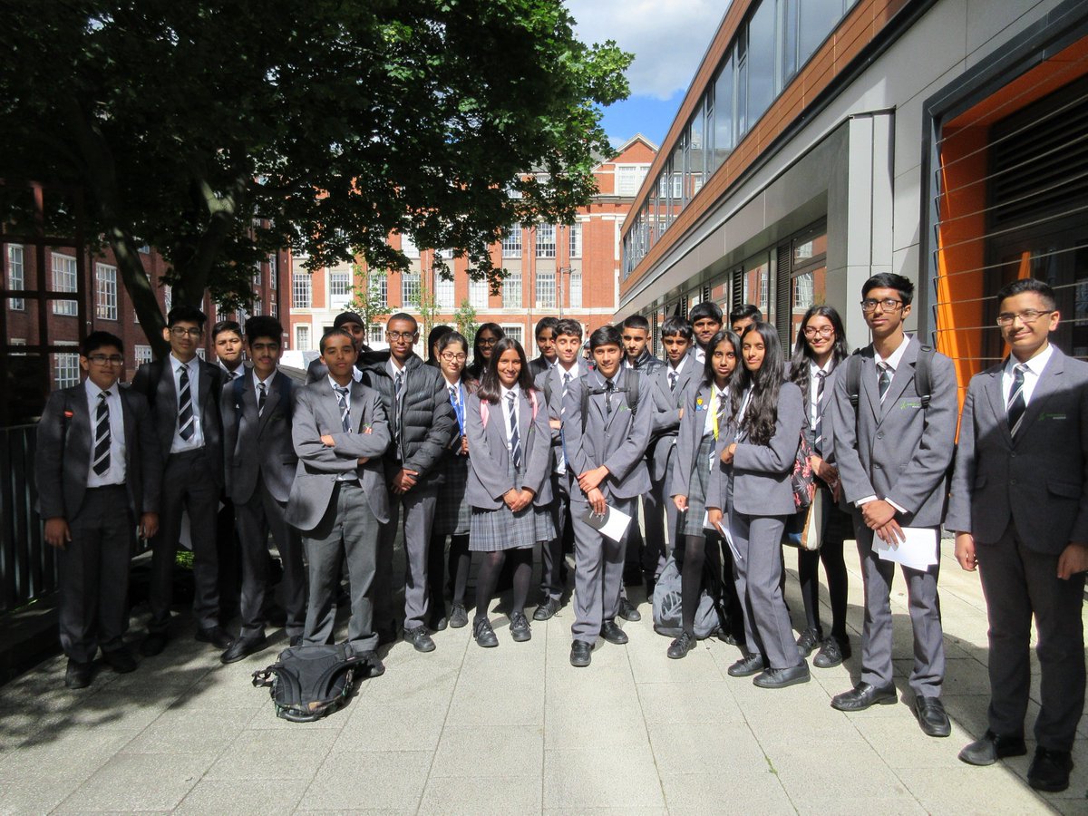 rusheymeaddnt's tweet photo. A very successful trip with our current Year 10s to @Art_and_Design at DeMontfort Uni! Students thoroughly enjoyed seeing the work and interacting with graduates about their projects!! #degreeshow #DMU #Designtechnology #degreework @rusheymeadnews https://t.co/o8yTM5qSsC
