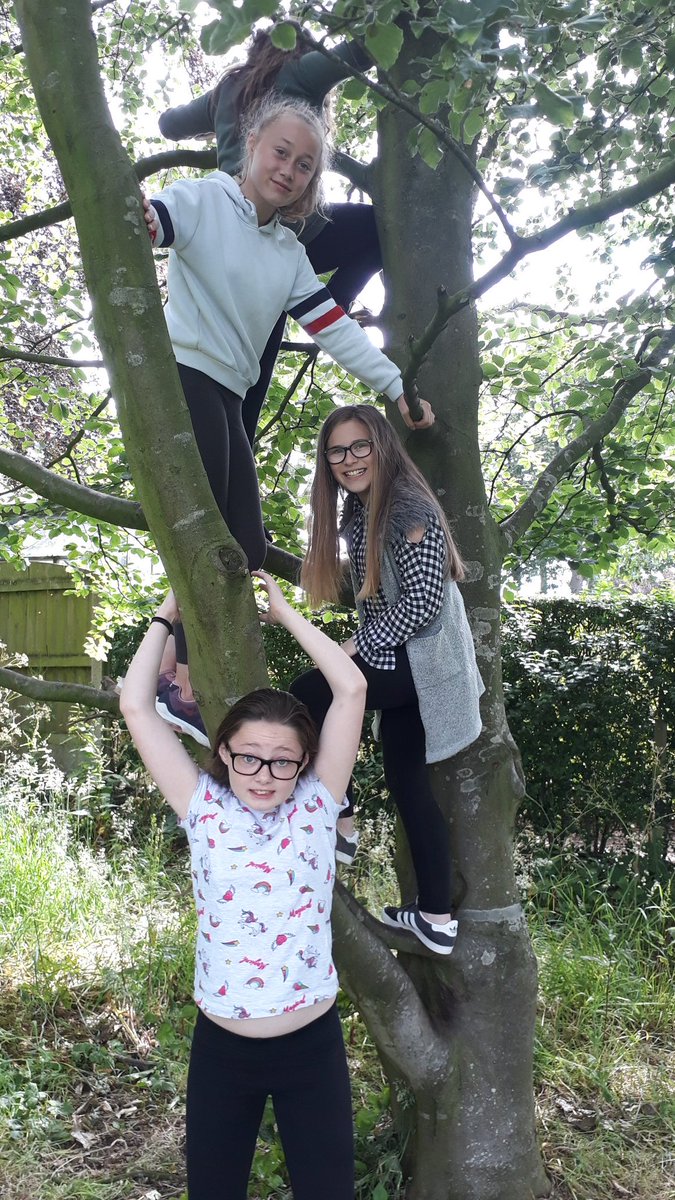 Year6Thames's tweet photo. Glorious morning after a very good night's sleep.#playingtogether https://t.co/CagumQ5YQq