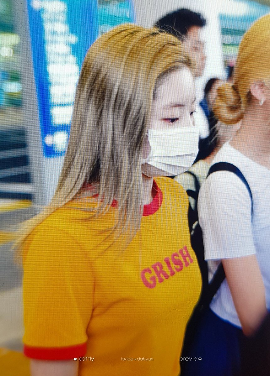 Softly_DaHyun's tweet photo. 190626 프리뷰

이번 여름은 라부리 부채로!

#DAHYUN #다현  #ダヒョン 
#TWICE #트와이스 #トゥワイス https://t.co/mdwL0p4INL