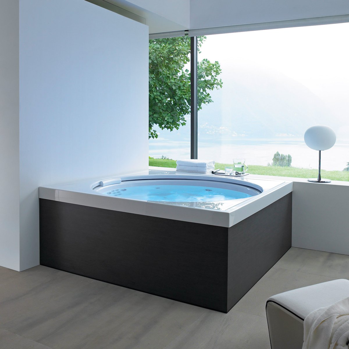 Experience pure wellness with the BlueMoon whirlpool bath. #bath #wellness #spa ow.ly/EaQ450uv8cT